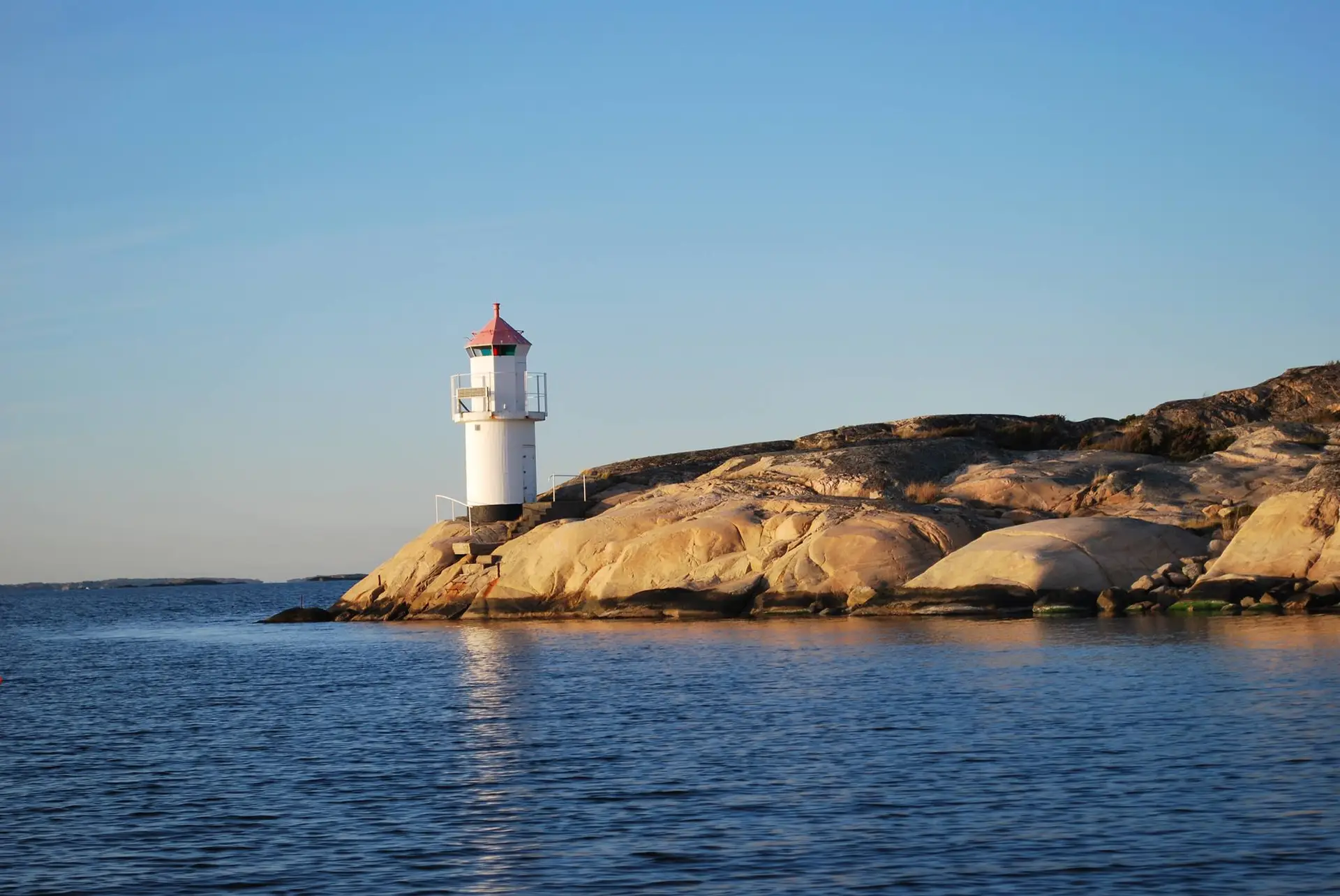 Båttur i Resös skärgård vid Bissens fyr